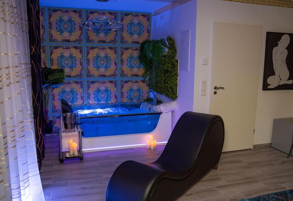 Luxury Love Room Spa Whirlpool Jacuzzi Нюрнберг Екстериор снимка
