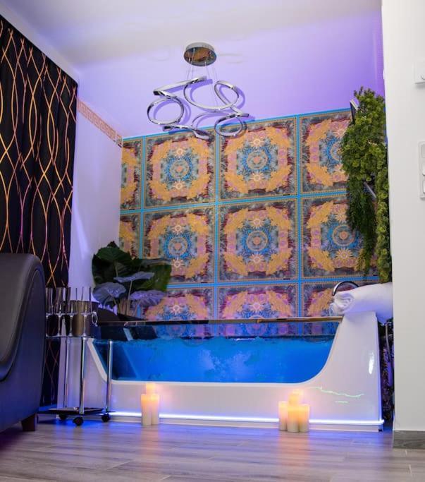 Luxury Love Room Spa Whirlpool Jacuzzi Нюрнберг Екстериор снимка