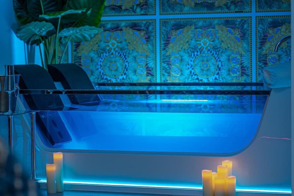 Luxury Love Room Spa Whirlpool Jacuzzi Нюрнберг Екстериор снимка